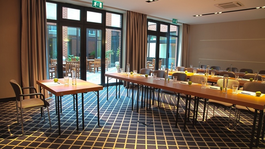 Tagungsraum Düsseldorf parlamentarische Sitzordnung relexa hotel Berlin - Tagungsraum Düsseldorf parlamentarische Sitzordnung